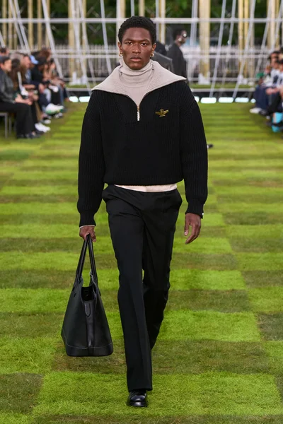 Look 17